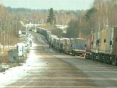 Trucks snarl up hits Latvia-Russia border crossing