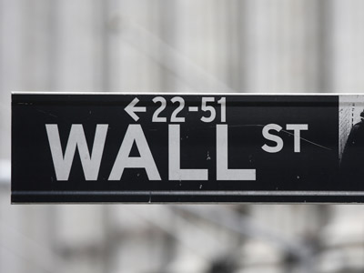 US corporations cut investment to recession level on fiscal fears