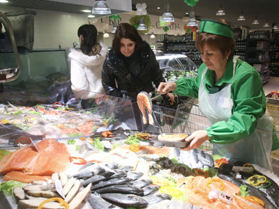 Top retailer's 2011 profit below expectations