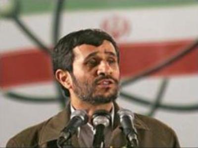 Ahmadinejad challenges Bush to debate