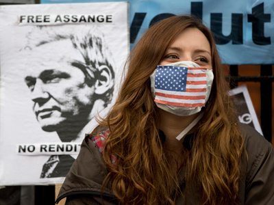 Ecuador recalls ambassador for Assange advisement