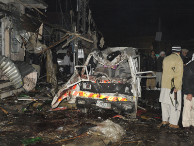 Series of bombings kill 115 in Pakistan (PHOTOS)