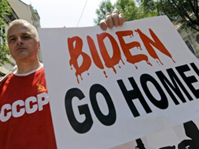 Biden gets mixed reception in Belgrade
