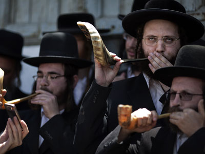 Specs not sex: New glasses blur women for Orthodox Jews