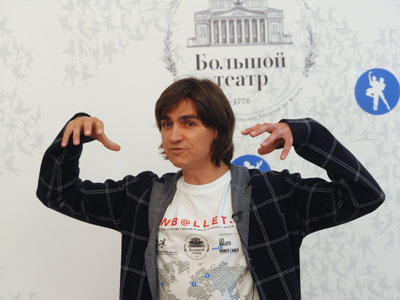 Masked attacker throws acid at face of Bolshoi Theater’s artistic director
