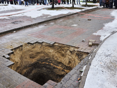 Russian city livid after toddler lost in urban sinkhole