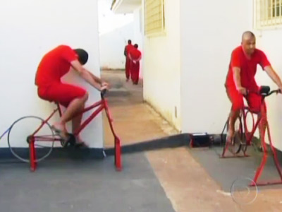Brazilian 'chain gangs' pedal power path to freedom