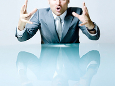 Bureaucrat insults journalists for embarrassing questions