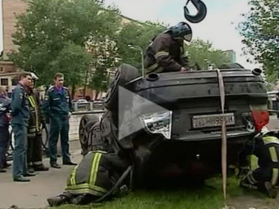 Car stolen while owner saves drowning girl