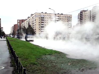 Car trapped in boiling pit, driver and passenger survive