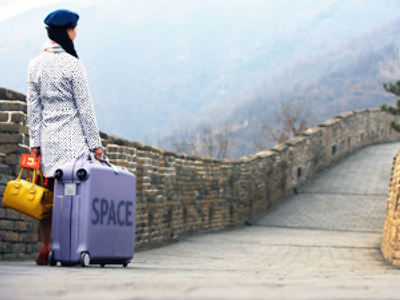 China chooses first female astronauts