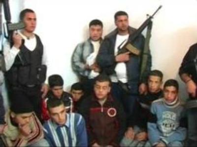 Clashes between Fatah and Hamas: 16 killed