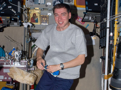 Clothes encounter: Space race to the bottom