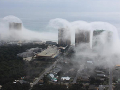 Surf not to be mist: 'Cloud tsunami' envelops Florida city (PHOTOS)