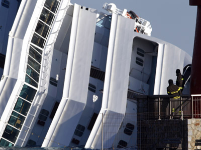 Five more bodies found on Costa Concordia wreck
