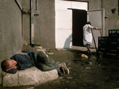 Crisis-hit town faces hunger and poverty