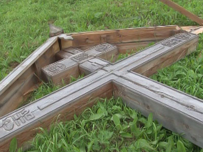 Crosses chopped down: 'Anti-church hysteria' spreads across Russia