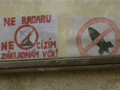Czechs use music to protest U.S. missile shield