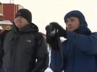 Daring adventurers walk on around the globe