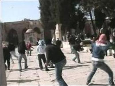 Dozens injured in clashes over Jerusalem mosque renovation