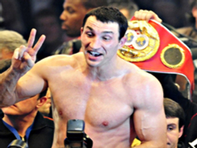 Dr Steelhammer retains heavyweight title