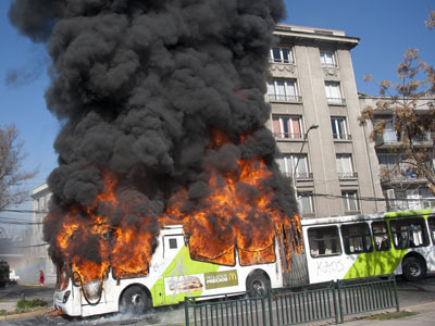 Thirst for knowledge: Crowds of students rage in Chile (PHOTOS)