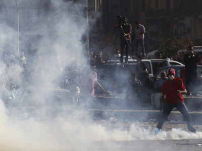 Protester killed as violent demonstrations resume in Cairo