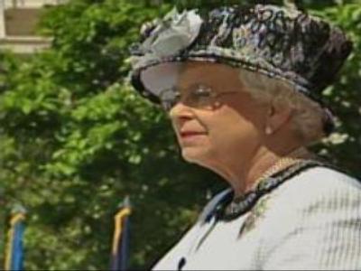 Elizabeth II visits NASA centre