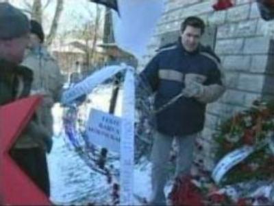 Estonian nationalists attempt to vandalise monument