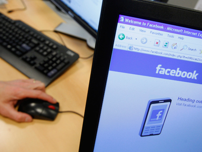 EU seeks more privacy pressure on Google, Facebook
