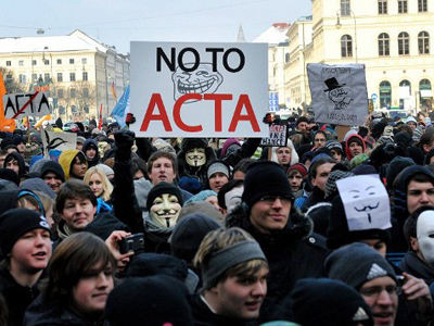 EU suspends ACTA ratification, refers treaty to court