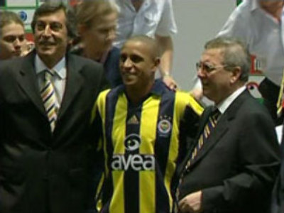 Fenerbahce sign Roberto Carlos