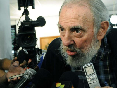 Fidel Castro makes first public appearance in three years (PHOTOS)