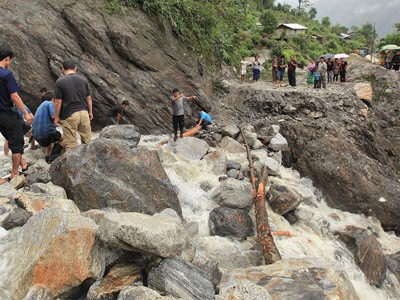 India floods and landslides kill 33, displace 1 million