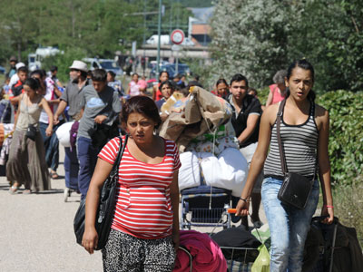 EU keeps close eye on French gypsy expulsion