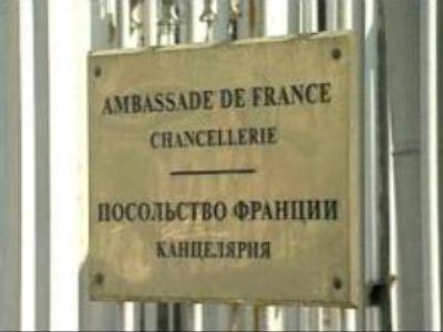 French embassy in Moscow temporarily stops issuing visas for bus tours