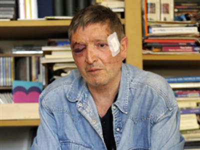 French father of kidnapped girl cries quits