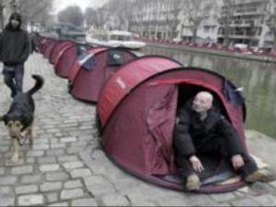French homeless claim their rights