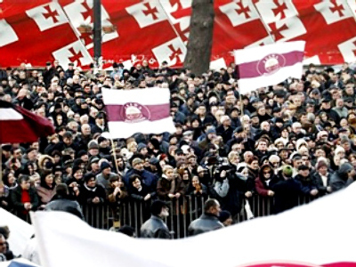 Georgian opposition gathers signatures against Saakashvili