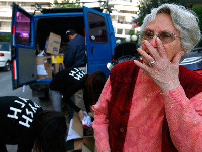 Rescue, nationalist style: Golden Dawn hands out food – to Greeks only