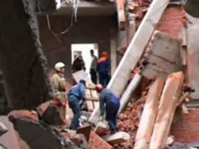Half-built hotel collapses in central Russia