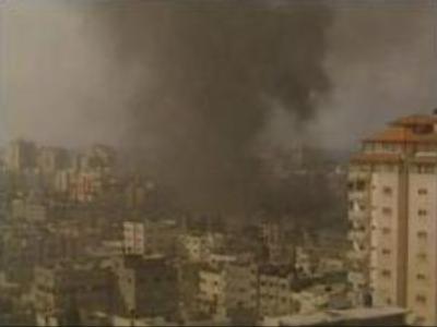 Hamas and Fatah sign tentative truce