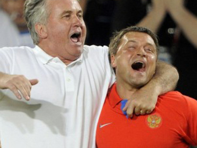 Hiddink’s assistant steps down