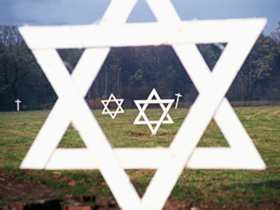 Holocaust denying Bishop apologizes