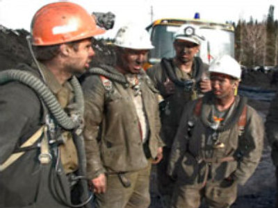 Huge blast rocks Ukraine mine