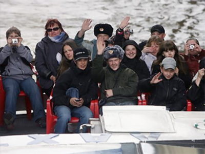 Ice-breakers offer Muscovites year-round navigation