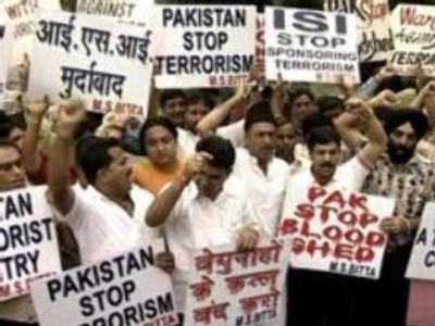 India blasts: police name suspect militants