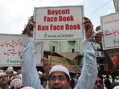 Indian authorities demand censorship from Google and Facebook