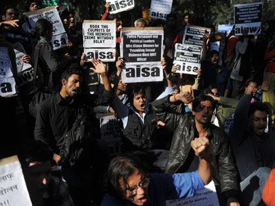 Mass demonstrations in India as anger over sexual violence reaches boiling point (PHOTOS)
