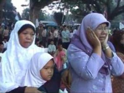 Indonesia remembers Java quake victims